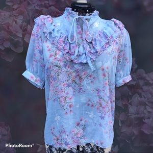Blue and pink floral ruffled prairie blouse 🌷